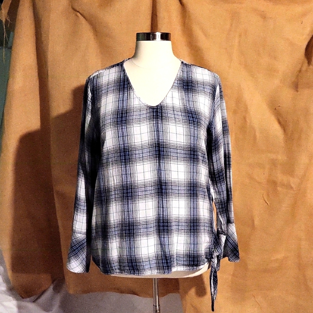 🌹 Upscale Plaid Blouse
